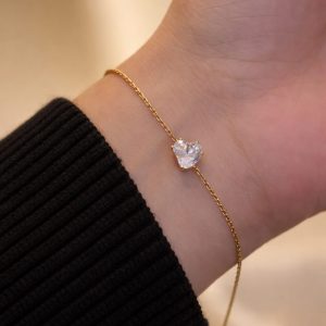 golden bracelet white crystel heart